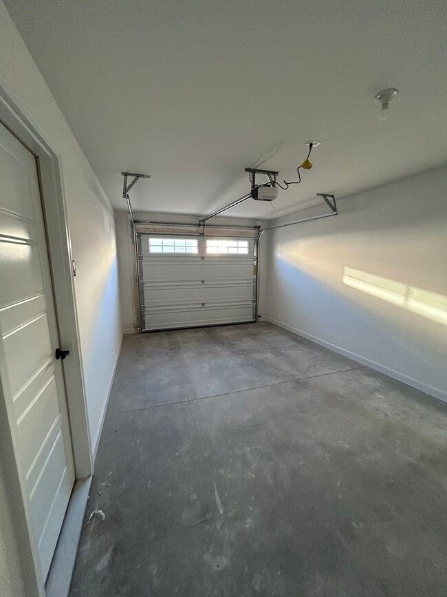 Building Photo - 1416 DERBY Dr