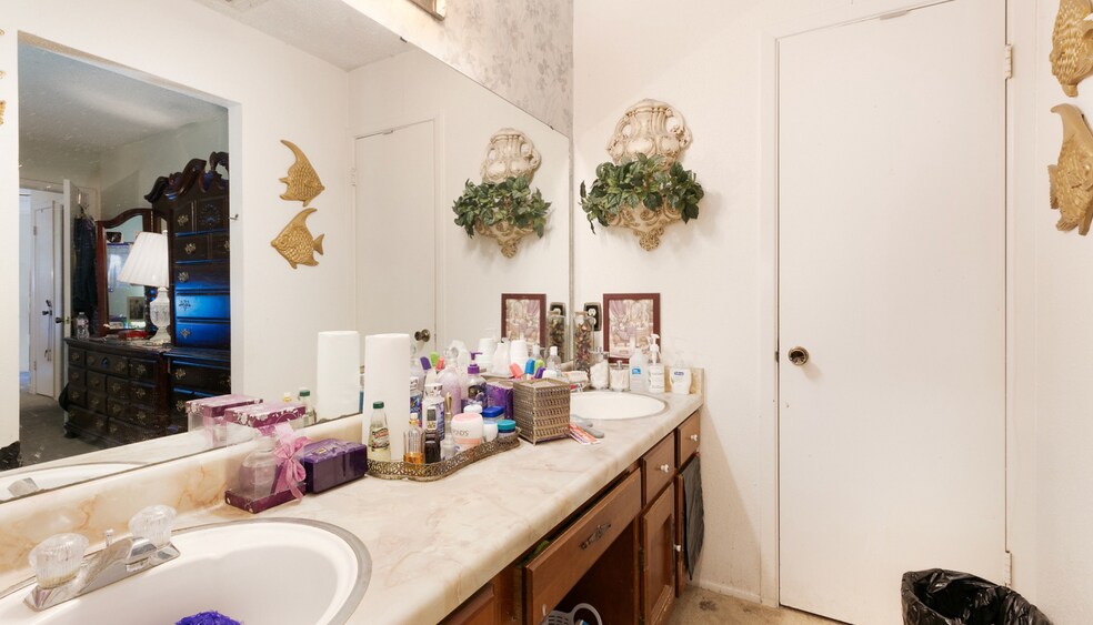 Building Photo - 5207 Tom Stafford Dr