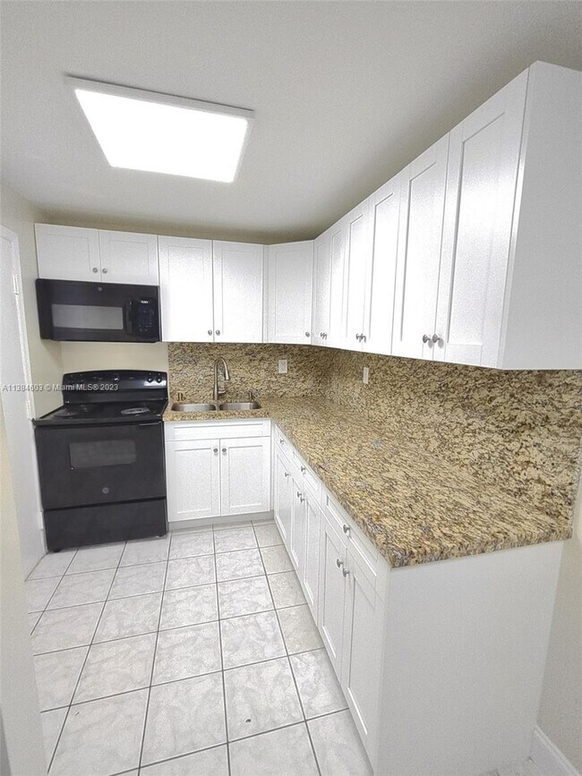 Building Photo - 17101 NW 57th Ave