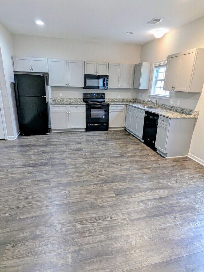 Building Photo - 622 Pippin Dr