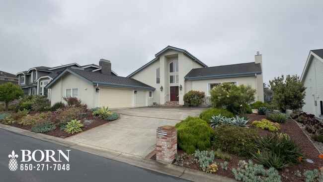 Primary Photo - 32 Fairway Pl