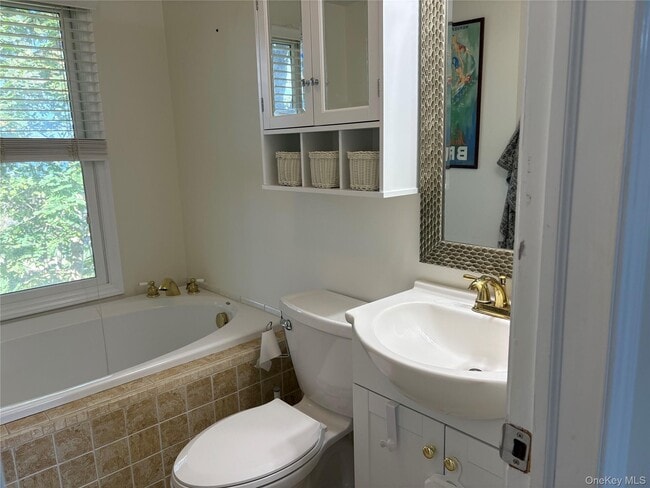 Building Photo - 107 Waterview Dr