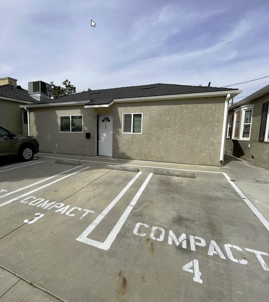 Building Photo - 120 N Lomita St