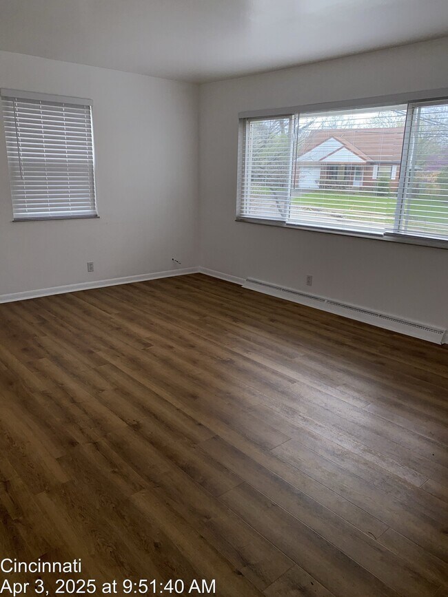 Building Photo - 4947 Charlemar Dr