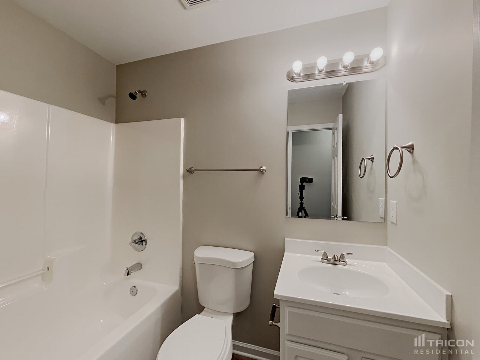 Building Photo - 1316 Crandon Dr