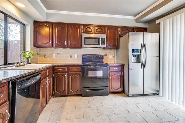 Building Photo - 2108 Avignon Dr
