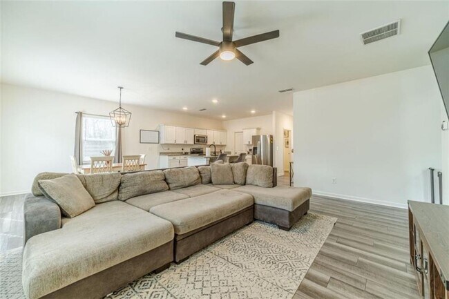 Building Photo - 222 Knightsbridge Ln