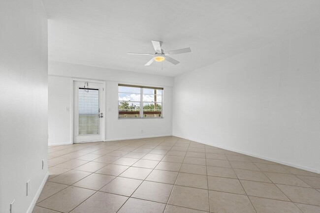 Building Photo - 74 Mansfield B