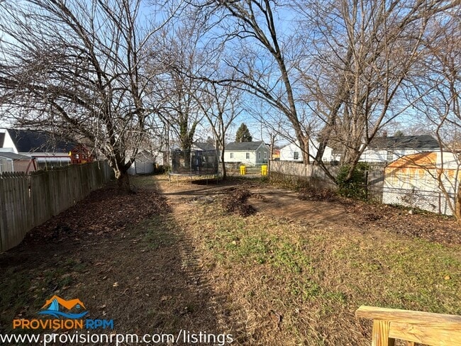 Building Photo - 302 3rd Ave SE