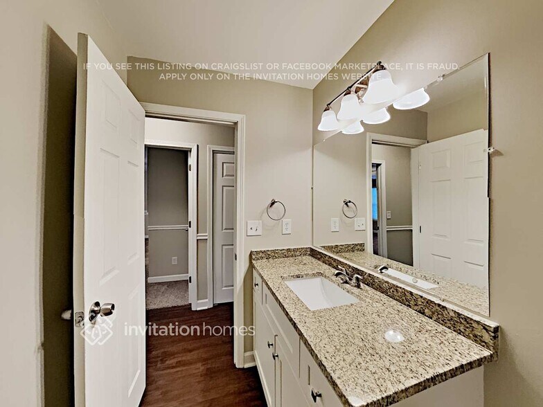 Building Photo - 886 Anchor Way NE