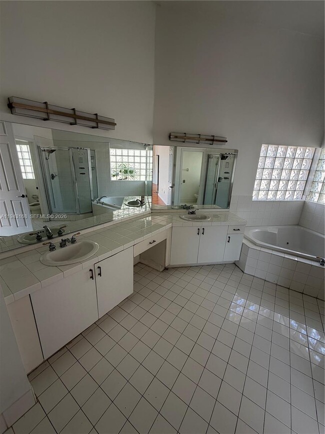 Building Photo - 14640 SW 132nd Ct