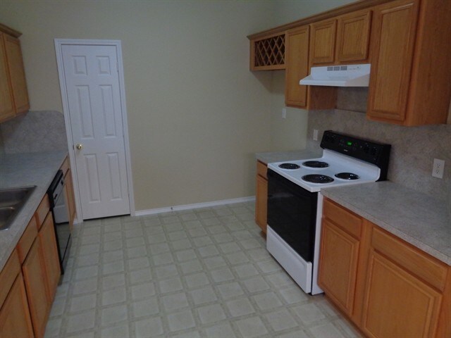 Building Photo - 219 Dartmouth Dr