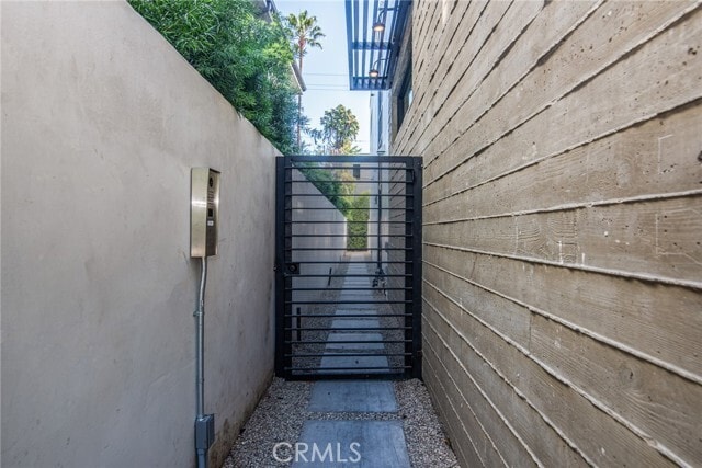 Building Photo - 812 Huntley Dr