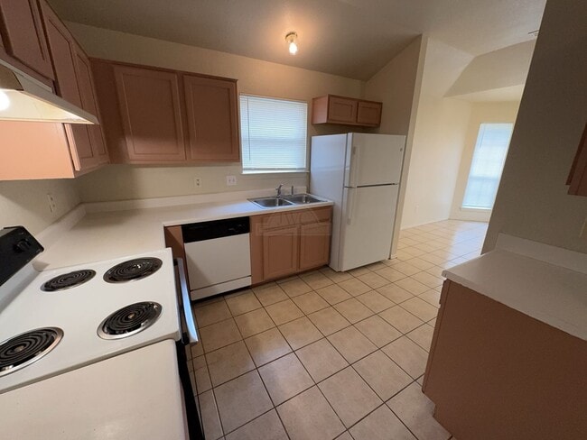 Building Photo - 1604 Grey Fox Trail