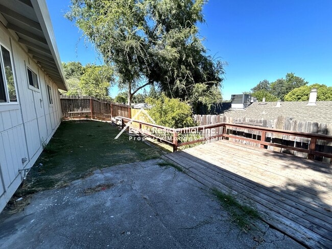 Building Photo - 6328 Bonham Cir