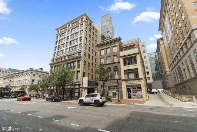 Building Photo - 675 E St NW