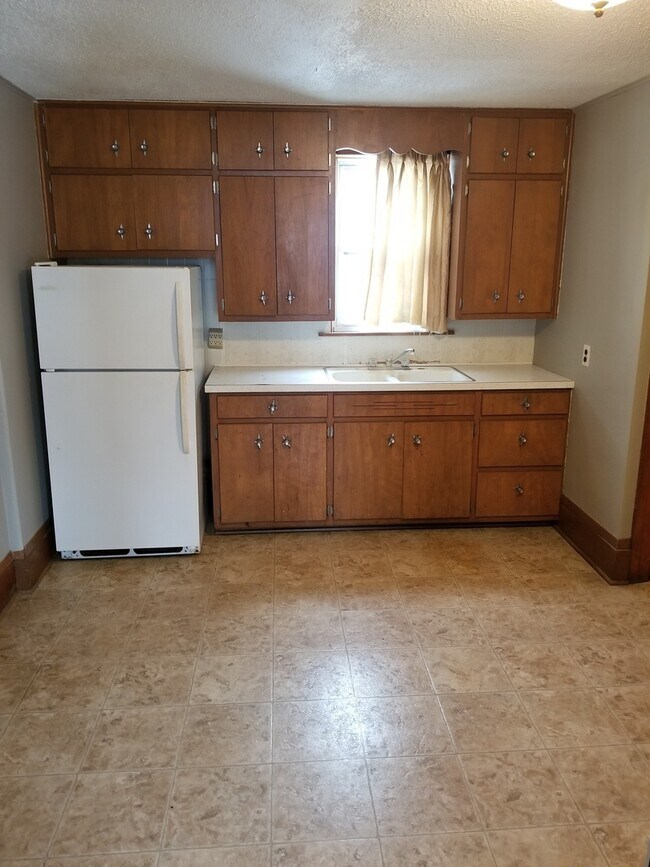 Building Photo - 405 12th St NW