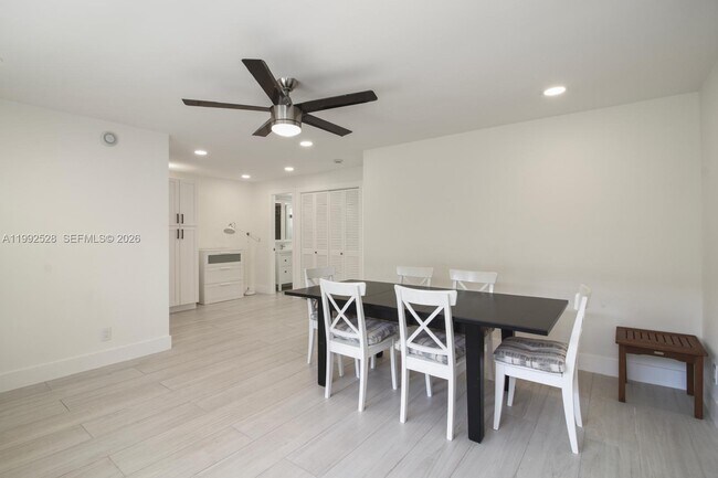 Building Photo - 1440 SE 15th St