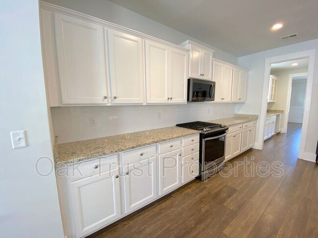 Building Photo - 225 Scholar Way