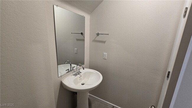 Building Photo - 853 Angwin Ln
