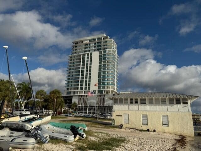 Building Photo - 4800 N Flagler Dr