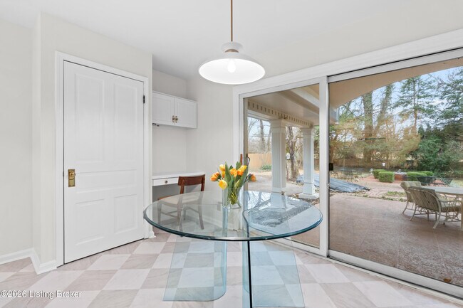 Building Photo - 2102 Northfield Dr