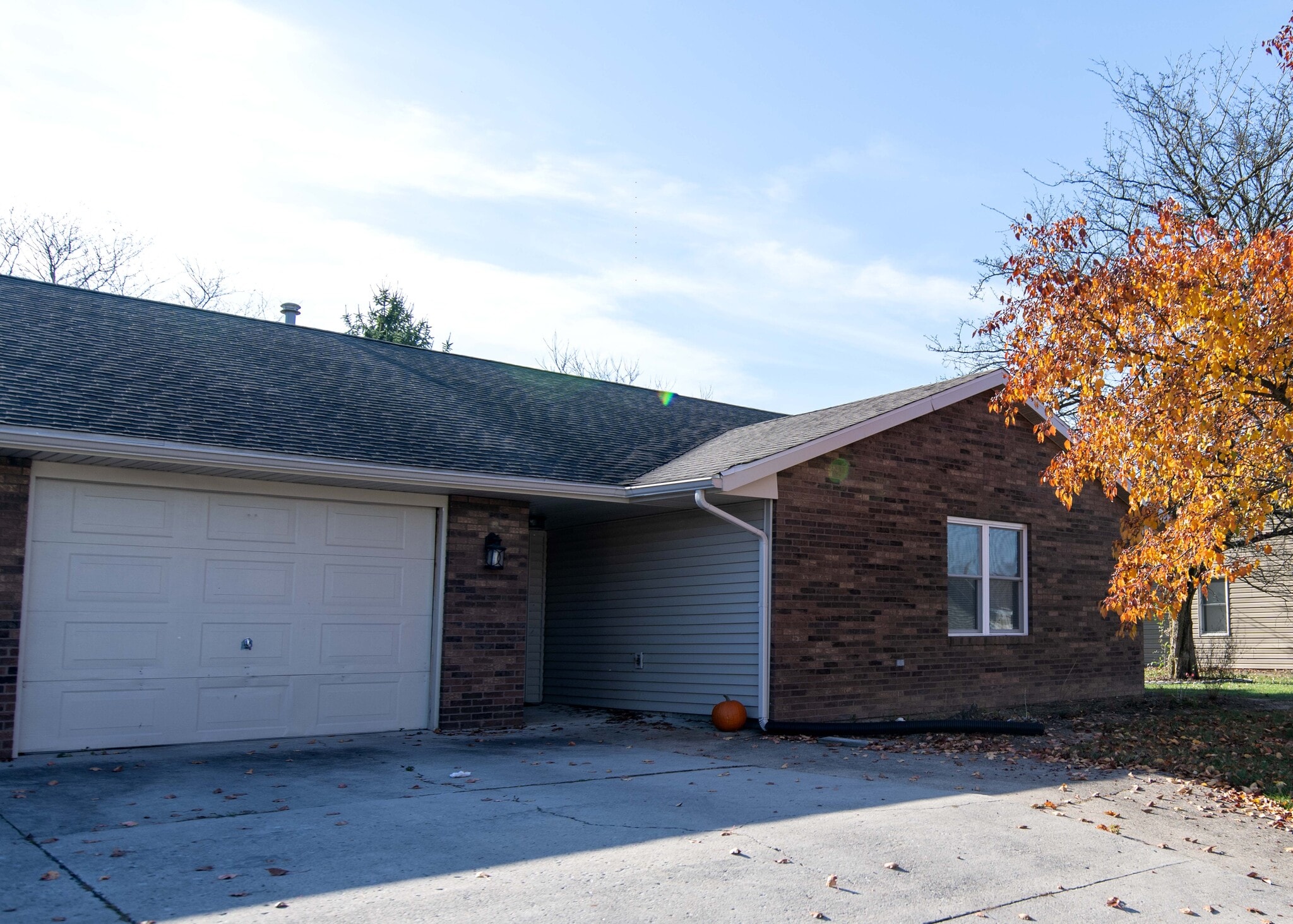 Building Photo - 130 Pierre Pl