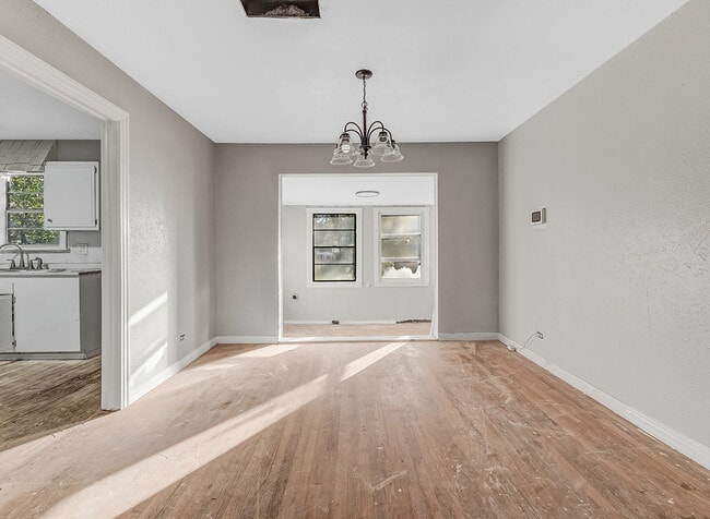 Building Photo - 4212 Elizabeth St