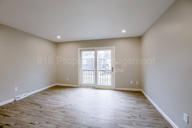 Building Photo - 1103 E Sea Ave