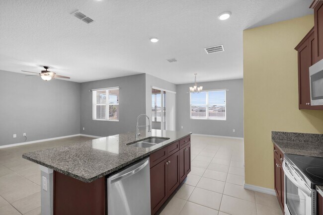 Building Photo - Gated 55+ JB Ranch 3/2 Home