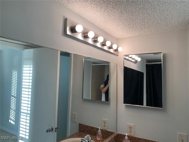 Building Photo - 124 Santa Clara Dr