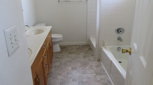 Building Photo - 1172 Louden Ln