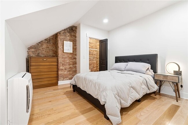 Building Photo - 161 Morewood Ave