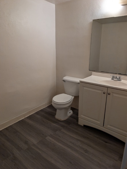 Building Photo - 6930 Silverton Ave