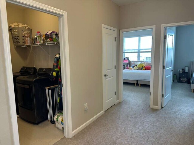 Building Photo - 754 Cherry Elm Dr