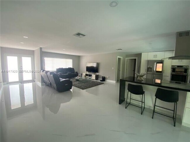 Building Photo - 7010 SW 144th Pl