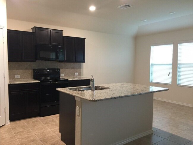 Building Photo - 1032 Hillrose Dr