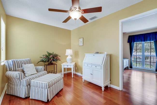 Building Photo - 27 Via Del Corso