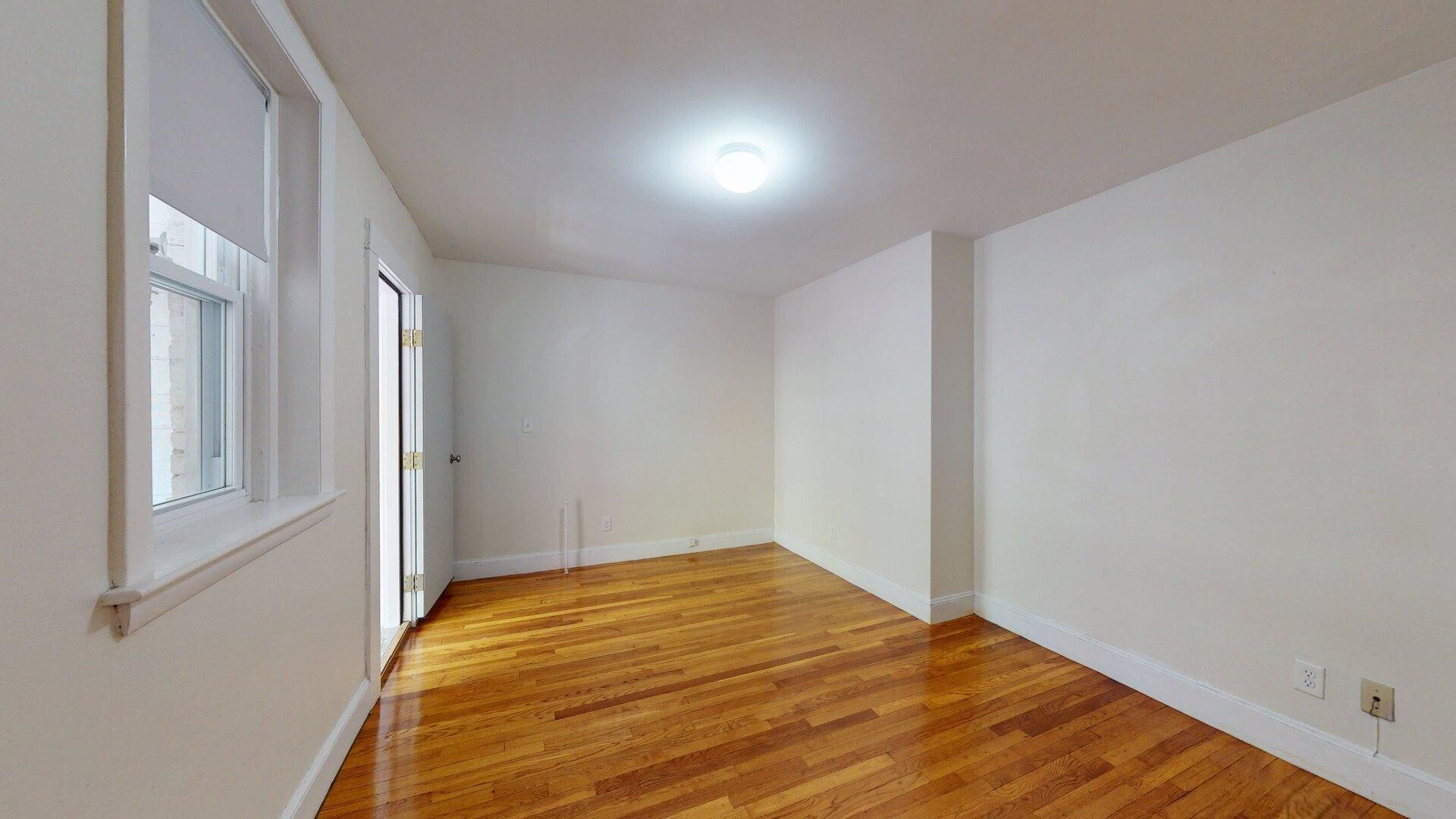 Building Photo - 33 Lancaster Terrace