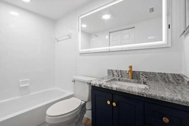 Building Photo - 2518 SE Anchorage Cove