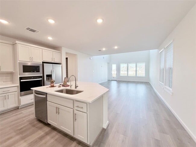 Building Photo - 604 Palatino Bend