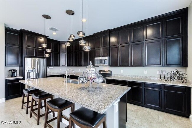 Building Photo - 5104 S Salk Ln
