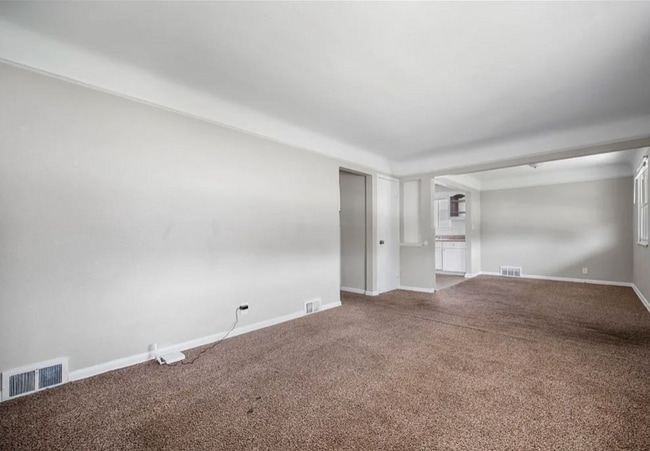 Building Photo - 4672 Hillside Ave