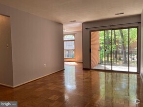 Building Photo - 3356 Woodburn Rd