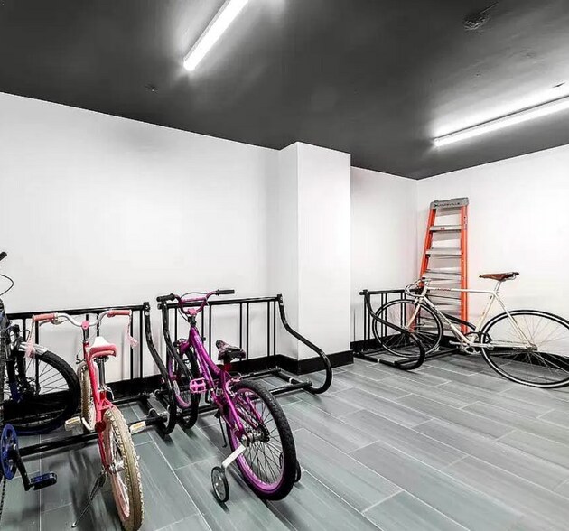 Building Photo - 282-E32 E 32nd St