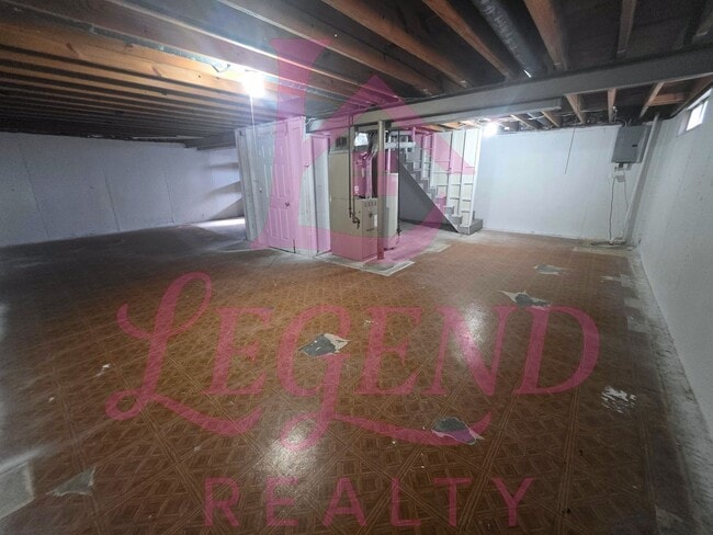 Building Photo - Your Next Home Awaits! 3 Beds, 2 Baths & T...