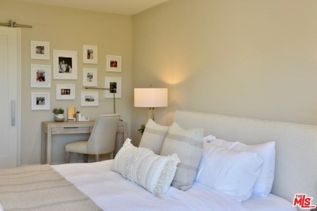 Building Photo - 23908 De Ville Way