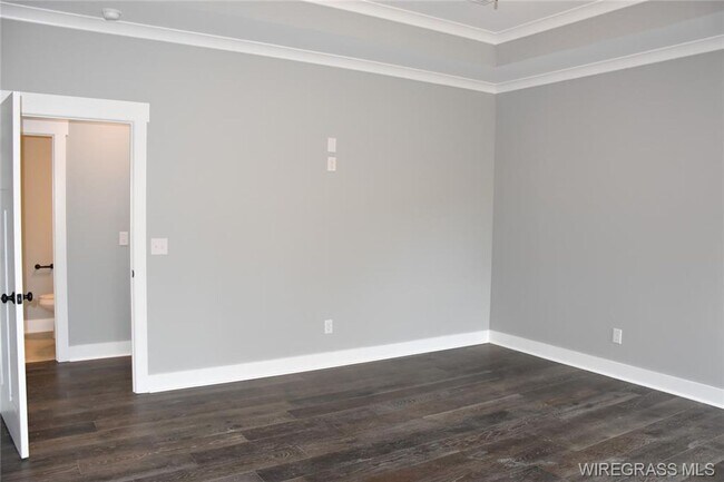 Building Photo - 364 Lakes Dr