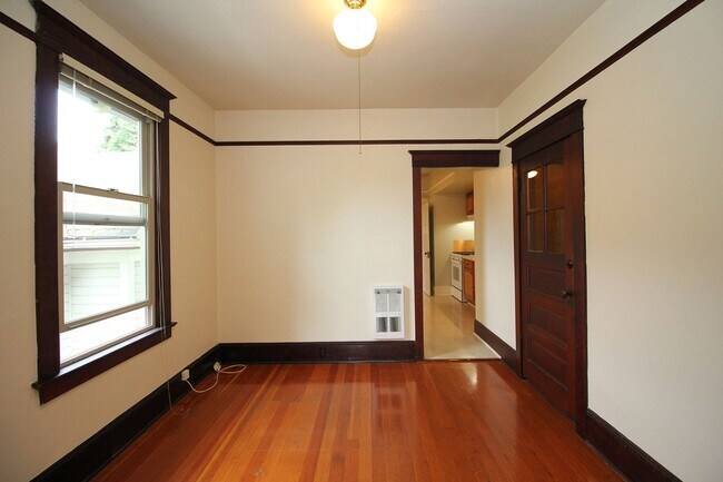 Building Photo - 3628-3634 SE Milwaukie Ave