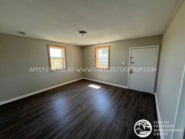 Building Photo - Charming Country Home in Bowman, SC